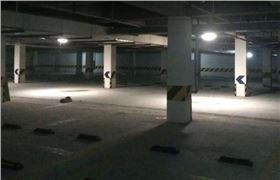光導系統將陽光引進地下車庫